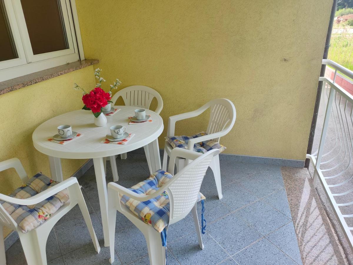 Apartman Bela Apartment Пула Екстериор снимка