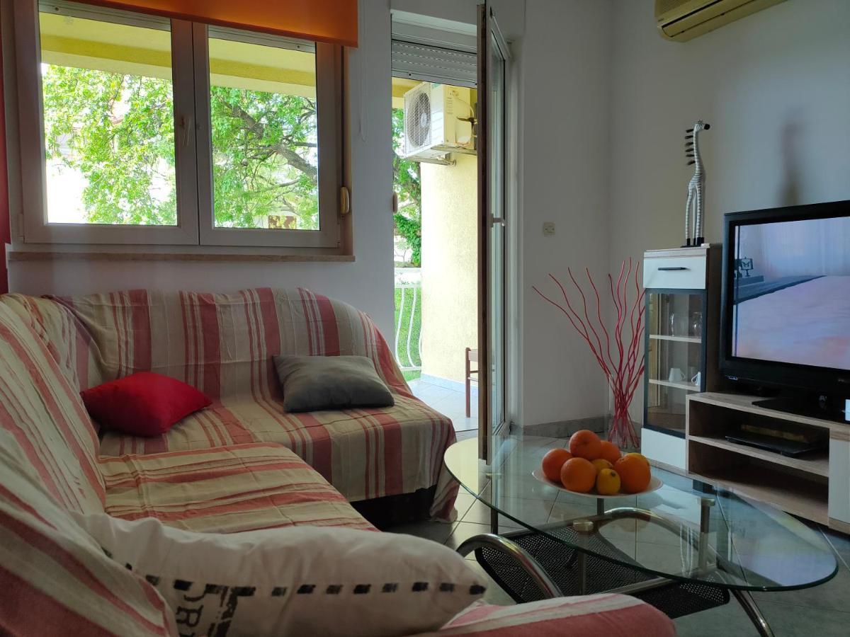 Apartman Bela Apartment Пула Екстериор снимка