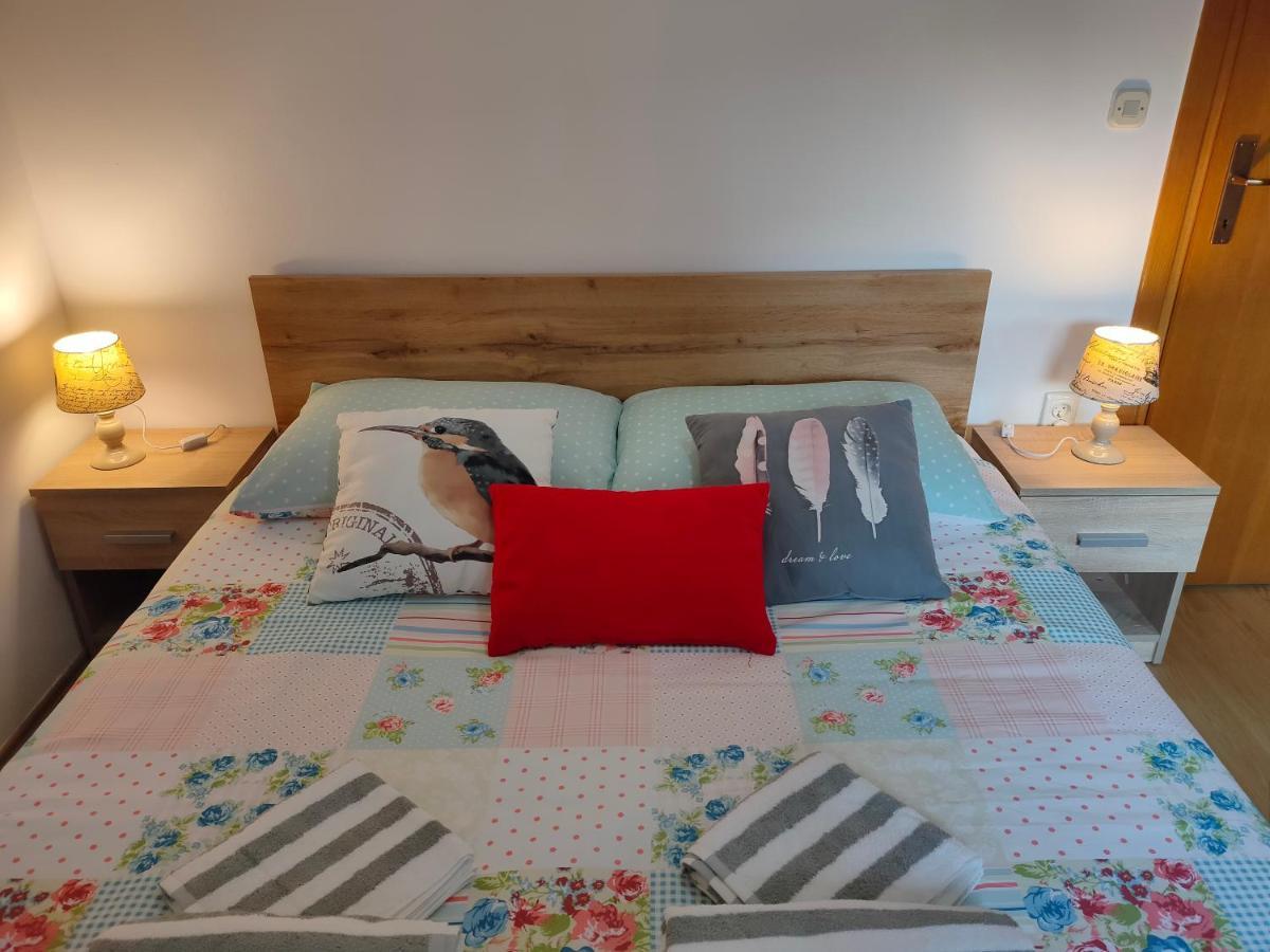 Apartman Bela Apartment Пула Екстериор снимка