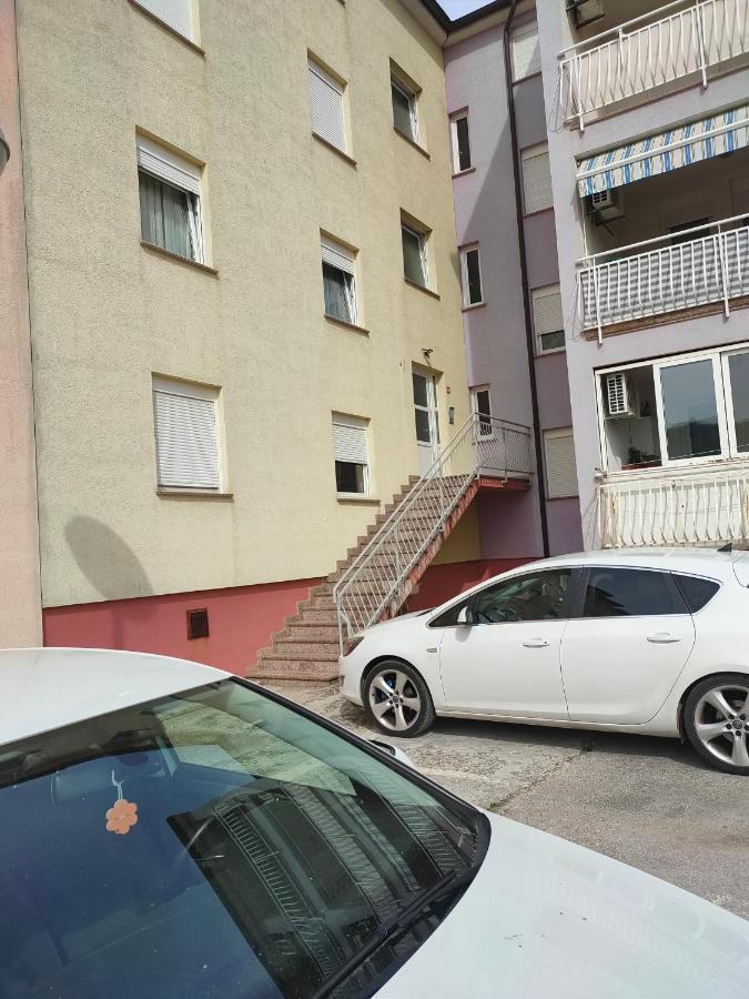 Apartman Bela Apartment Пула Екстериор снимка